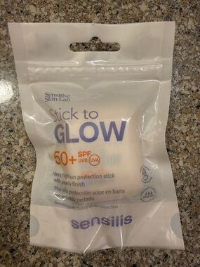 Stick to Glow SPF 50+ Sunscreen Stick — White Pearly Finish